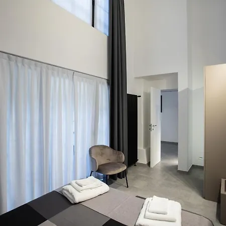 アパート Luxury House In Pietrasanta 140 Mq ミラノ