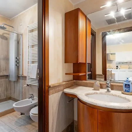 Apartament Elegant With Terrace In Life Mediolan