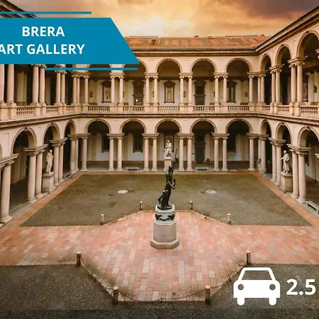 Carlo Farini 72 Superior - Private Parking - Centro