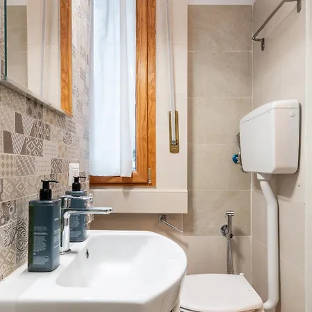 Zuretti Monolocale Stazione * Milan