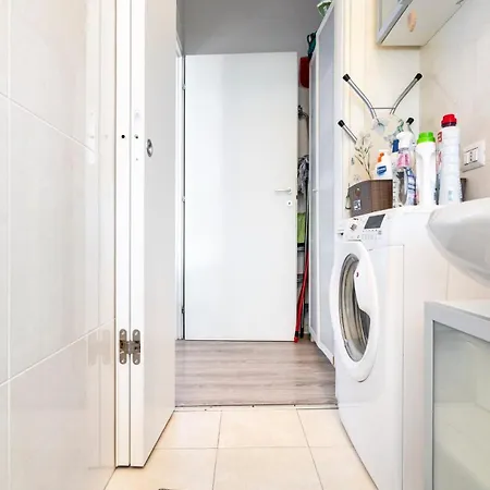 Apartament Lovely Flat Close To Center In Porta Romana Mediolan