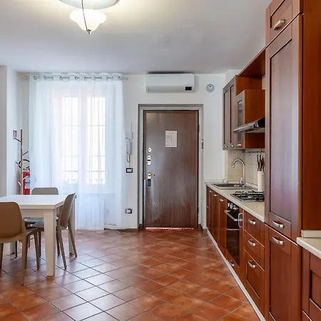 Spacious At 5 Min Walk From Station Milan