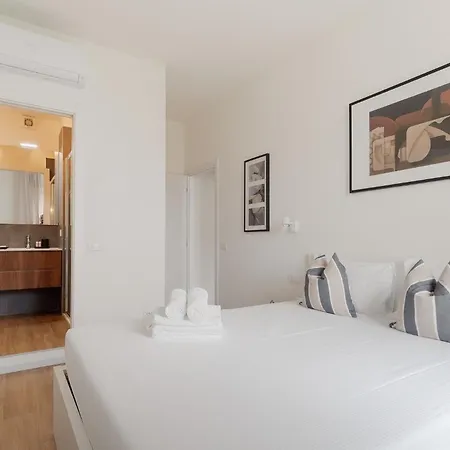 Guesthost - Modern Lambrate מילאנו