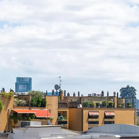 Apartment Private Terrace & 2 Bedrooms Near Bosco Verticale *