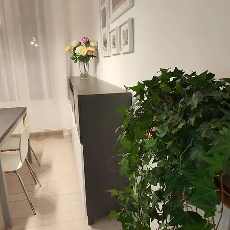 Isola Metro 20m Modern Balcony Arthome * Milano