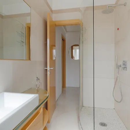 Guesthost - M1 Pagano Comfortable Apartman