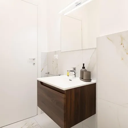 Apartment Easylife - - Sammartini 35 -