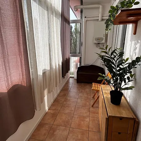Bright Three-room 250m From The Subway Apartamento Milán