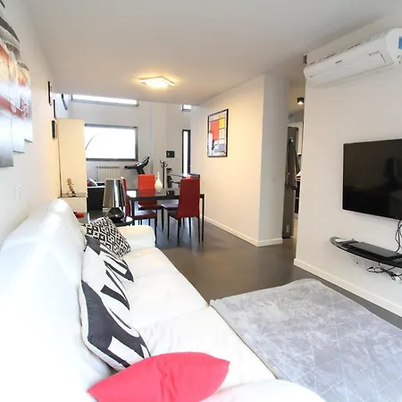 Bamboo Colico Loft * ميلان