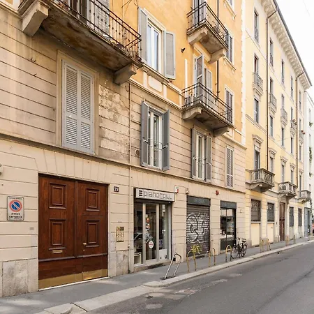 Guesthost - Darsena Bright 아파트