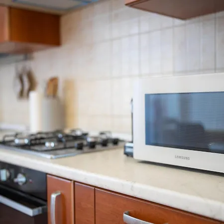 Spacious At 5 Min Walk From Station *