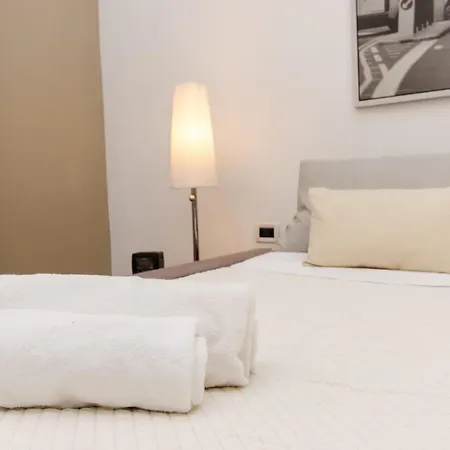 Corso Chic Street, Porta Garibaldi, Stazione Centrale, Nel Cuore Della Citta Di דירה *