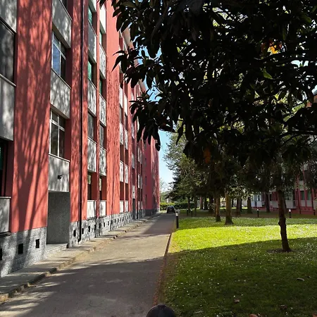 Bright Three-room 250m From The Subway Daire *