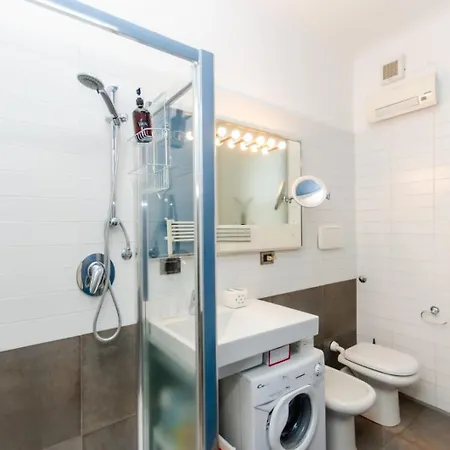 Corso Chic Street, Porta Garibaldi, Stazione Centrale, Nel Cuore Della Citta Di *