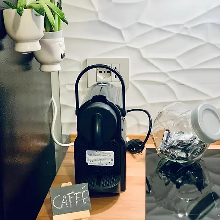Mylo's -15 Minutes From The Duomo, Ieo, Prada מילאנו