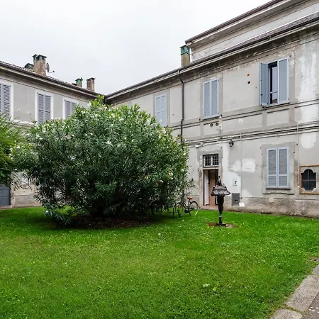 Designer In A Unique Setting Near M2 - Berra 10