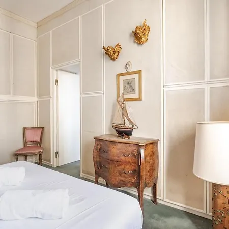 800 M Duomo - Vintage E Spazioso Апартаменты