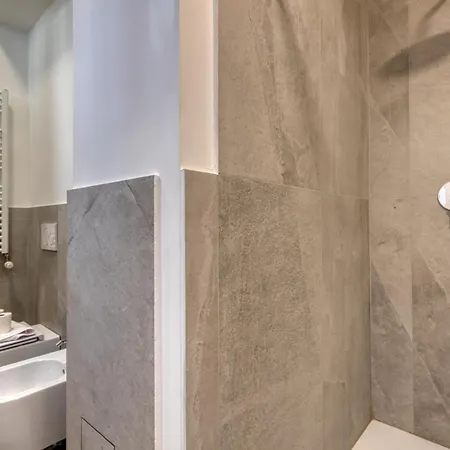 I-host - Maffei 20 Milánó