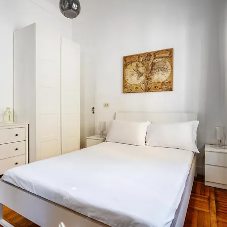 Exclusive 4 Bedrooms In Brera Apartman Milánó