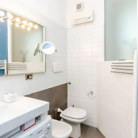 Corso Chic Street, Porta Garibaldi, Stazione Centrale, Nel Cuore Della Citta Di