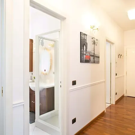 Cozy 5 Posti Letto - 15 Minuti Dal Duomo - Metro M1 A 4 Minuti - Ac - Wifi - Netflix * Milano