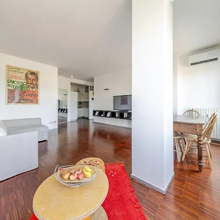 One Bedroom In The Heart Of