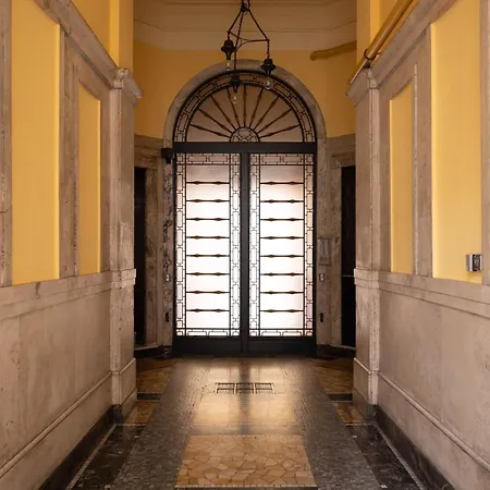 Elegante Bilocale Nel Cuore Di - Mirable Pm