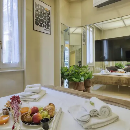 Cerva - Cozy 1 Bedroom With Balcony In San Babila By Rentopolis * Mediolan