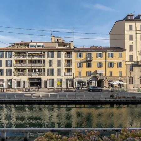 Spacious Design Flat At Navigli At 15 Min From Duomo