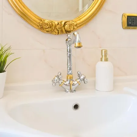 Cozy 5 Posti Letto - 15 Minuti Dal Duomo - Metro M1 A 4 Minuti - Ac - Wifi - Netflix *