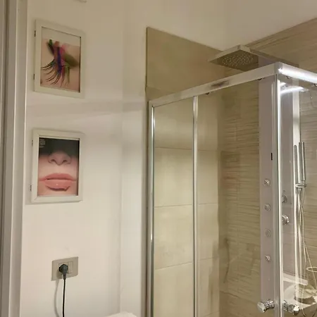 Mylo's -15 Minutes From The Duomo, Ieo, Prada Apartment *