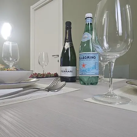 Carlo Farini 72 Superior - Private Parking - Centro Apartment *