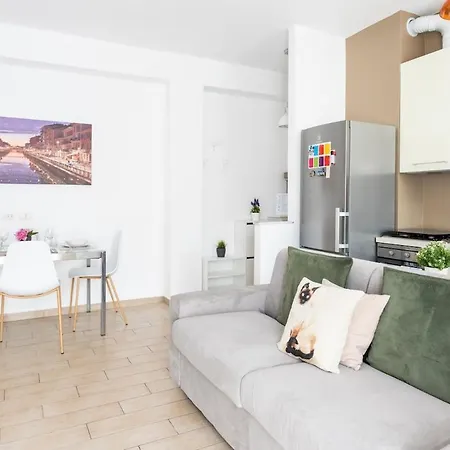 Apartament At Davide's House - Near The Metro Mediolan