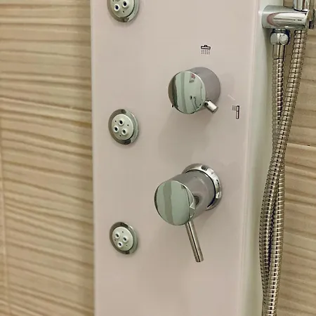 Apartment Mylo's -15 Minutes From The Duomo, Ieo, Prada