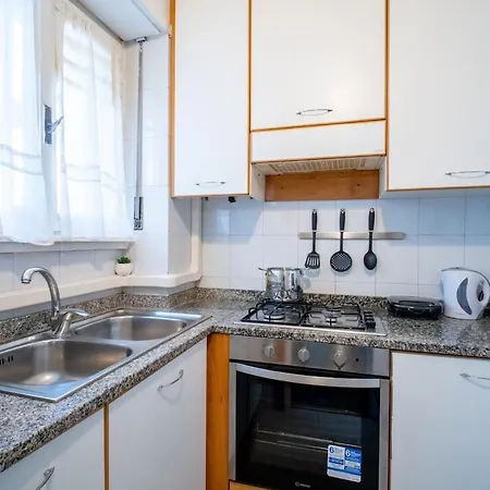 Duomo 10 Minutes Away Spacious 5 Pax Balcony Wifi Ac ميلان