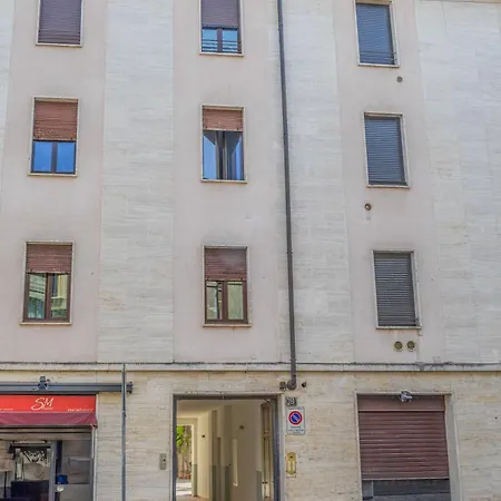 Milan Central Penthouse With Terraces, Jacuzzi & Garage Apartmán Milán