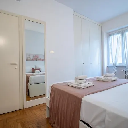 Duomo 10 Minutes Away Spacious 5 Pax Balcony Wifi Ac *