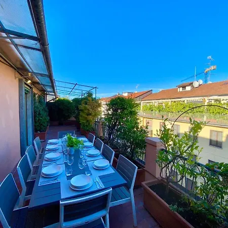 Penthouse With Panoramic Terrace-8 Minutes From The Duomo * מילאנו