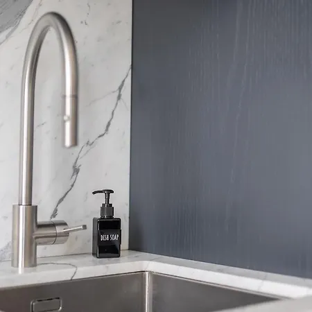 شقة The Urban Nest - Elegante E Moderno 2 Stanze ميلان
