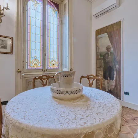 Apartment Historic Close To The Station Milan
