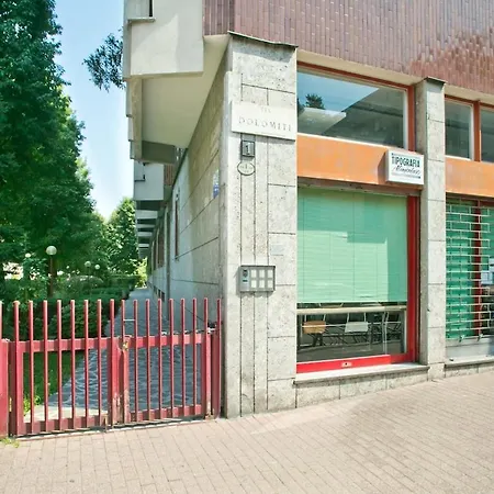 Cozy 5 Posti Letto - 15 Minuti Dal Duomo - Metro M1 A 4 Minuti - Ac - Wifi - Netflix * Milano