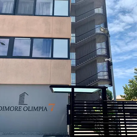 Mylo's -15 Minutes From The Duomo, Ieo, Prada Apartment