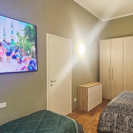 Carlo Farini 72 Superior - Private Parking - Centro