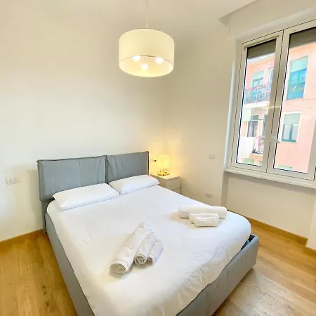 Penthouse With Panoramic Terrace-8 Minutes From The Duomo *