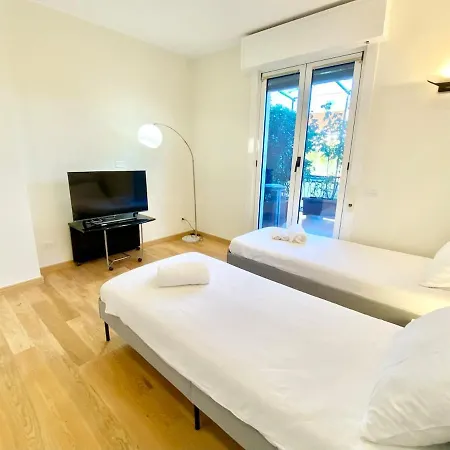 Penthouse With Panoramic Terrace-8 Minutes From The Duomo 米兰