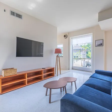 Milan Central Penthouse With Terraces, Jacuzzi & Garage Apartmán