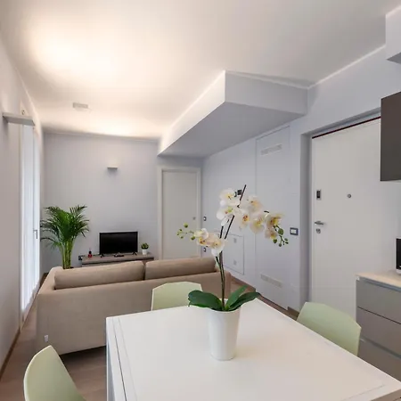 Fabbri Palace - B Appartement *