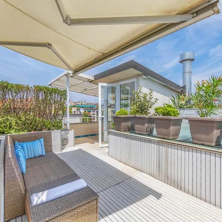 Penthouse With Terraces, Jacuzzi & Garage *