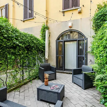 Apartment Loft With Private Garden At Navigli Milan