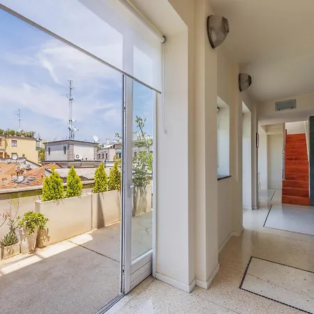 Penthouse With Terraces, Jacuzzi & Garage Apartmán Milán